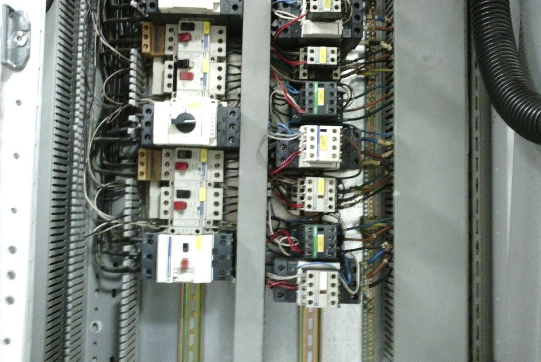 The same motor control panel in visible light