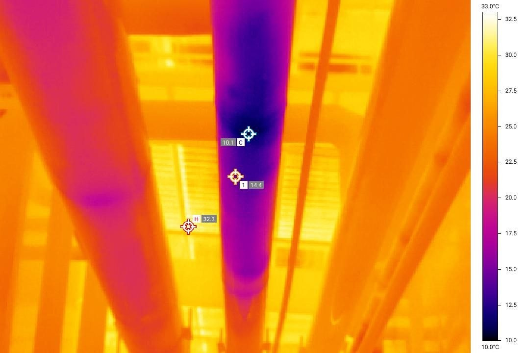 Thermal image of suction lines in a cold store showing insulation loss